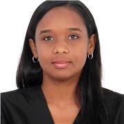 Soy médico con un amplio conocimiento de biología.