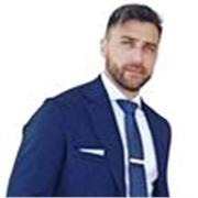 Abilitato all’esercizio della professione forense, già tirocinante presso la procura della repubblica e aspirante magistrato,