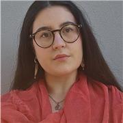 Laureata in Lingue offre lezioni di spagnolo, inglese e francese