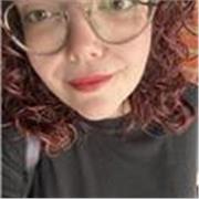 Mi nombre es Aitana, tengo dos años y medio de experiencia trabajando con niños y tengo el título de auxiliar de educación infanti