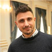Je propose un enseignent individuellement, en petits groupes/ en personne et en ligne