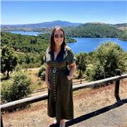 Bonjour,
Je peux enseigner l’allemand et le Portugal.
Je maîtrise les deux langues à l’oral et à l’écrit.