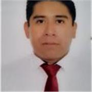 Profesor de matemáticas que imparte clases de manera presencial y en linea