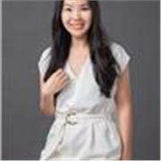 A qualified Chinese teacher who has almost 10 years of experience in both china and abroad. 