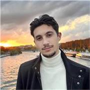 Professeur titulaire d’un diplôme d’ingénieur en informatique et d’un Baccalauréat Scientifique en 2018 à l’académie de Versailles qui propose des cours pour tous niveaux
