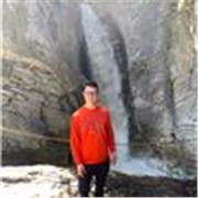 Laureato Magistrale in Fisica, e abilitato all’insegnamento impartisce lezioni di Matematica