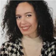 Profesora de inglés con ocho años de experiencia