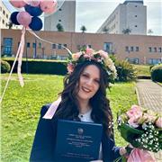 Sono laureata in Filologia, linguistica e tradizioni letterarie del mondo antico. Offro ripetizioni di Greco, Latino e materie letterarie