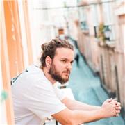 Profesor de matemáticas imparte clases desde primaria a bachillerato