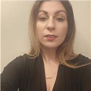 Educational consultant with experience and Master's degree for online sessions.