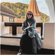 Laureata in mediazione linguistica e italiano come lingua seconda, impartisco lezioni di inglese e\o aiuto compiti online