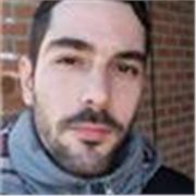 Versátil, capaz de enseñar diferentes materias y ayudar con los deberes. 