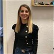 Laureata in lettere e filosofia dal 2009