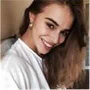 Laureata insegnante primaria secondaria online aiuto compiti giovane e motivata 