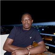 Enseignant dans une école et coach dans les cours de français et informatique