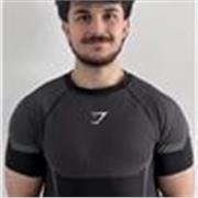 Entrenador personal con certificado de monitor deportivo y amplios conocimientos en el mundo fitness