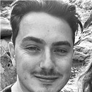 Professeur de batterie (29 ans), titulaire du Diplôme d’Education Musicale. À domicile ou à l’extérieur, tout âge