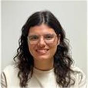Studentessa universitaria offre lezioni online d'italiano