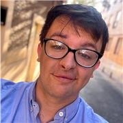 I give English classes to all levels (CELTA qualified teacher)