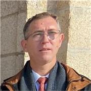 Profesor de Historia con pasión por la docencia ofrece sus conocimientos