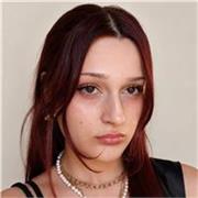 Diplomata in Scienze Umane con certificato Cambridge grado C2, offre ripetizioni in lingua e letteratura inglese e scienze umane