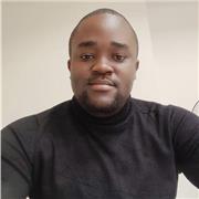 prof dévoué offrant soutien scolaire et aide aux devoirs à domicile pour élémentaire et secondaire