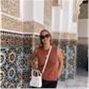 Soy estudiante universitaria que busca enseñar a niños que estén entre Primaria-ESO, siempre he sido buena estudiante y me gusta.