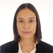 Soy tripulante de cabina y trabajo en un entorno internacional donde utilizo inglés y español a diario. 