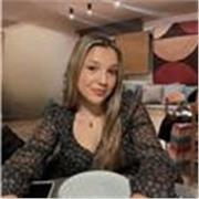 Profesora de biología, química y idiomas hasta bachillerato