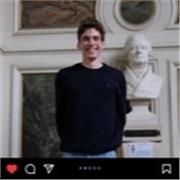 Étudiant entre Henri 4 et l’ENS, je souhaite transmettre ce goût pour la réflexion et pour l’apprentissage en faisant le pari de vous passionner !