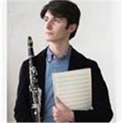Insegnante di musica e materie umanistiche. Diplomato al Liceo musicale e studente di Conservatorio