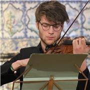 Diplomato in Violino offre lezioni di violino e viola