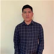 Profesor estudiante de ingeniería con todos los conocimientos en matemática y física