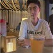 ¡Hola a todos！Me llamo Li, soy un estudiante internacional de China que actualmente vive y estudia en Europa. Me apasio