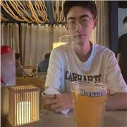 ¡Hola a todos!Me llamo Li, soy un estudiante internacional de China que actualmente vive y estudia en Europa. Me apasio