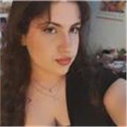 Profesora de ciencias e inglés apta para primaria y ESO, con título en bachillerato biológico, B2 en inglés y estudiando en la uni
