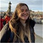 Offro lezioni di lingua italiana e lingua inglese dalla prima elementare fino all'età adulta. 