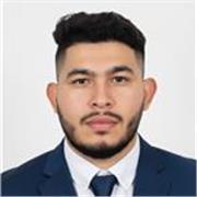 Profesor de Ingles imparte clases a estudiantes de todas la edades y niveles