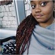 Soy una joven alegre y que le gusta ayudar.