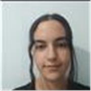 Soy una persona muy organizada y le gusta enseñar con métodos innovadores para que se le queden a los niños. Para primaria y eso.