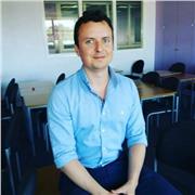 Friendly, qualified online A-level Politics teacher whose students do really well