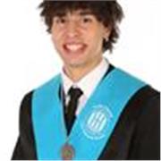 Estudiante de Magisterio, trilingüe, que imparte clases de inglés y refuerzo escolar a alumnado de Primaria y ESO.