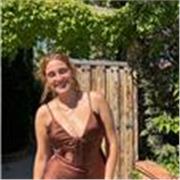 Profesora particular para todas las edades, especializada en ciencias en los cursos más avanzados.