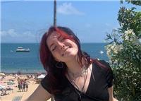 Uni Studentin, die aus Portugal kommt, unterrichtet Portuguiesisch als Fremdsprache!