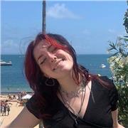 Uni Studentin, die aus Portugal kommt, unterrichtet Portuguiesisch als Fremdsprache!