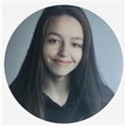 Profesora con experiencia international, comunicativa, abierta y risueña.