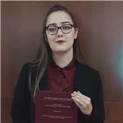 Laureata in lingue offre aiuto compiti e lezioni private di conversazione in inglese per studenti delle medie e superiori
