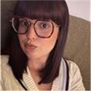 Profesora de educación infantil ayudaría a realizar las tareas, cuidar de los más pequeños y hacerlo en un ambiente lúdico. 