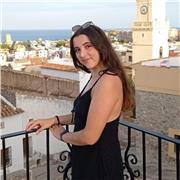 Profesora de Biología, Geología, Ciencias de la tierra y medioambiente, anatomía, o similares. Eso hasta 2 Bachillerato, preparación de selectividad