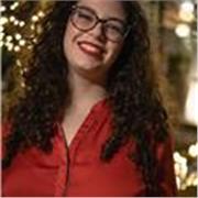 Sono Alessandra, studio Biologia e ho svolto il servizio civile in una scuola, dove ho scoperto la mia passione per l'insegnamento